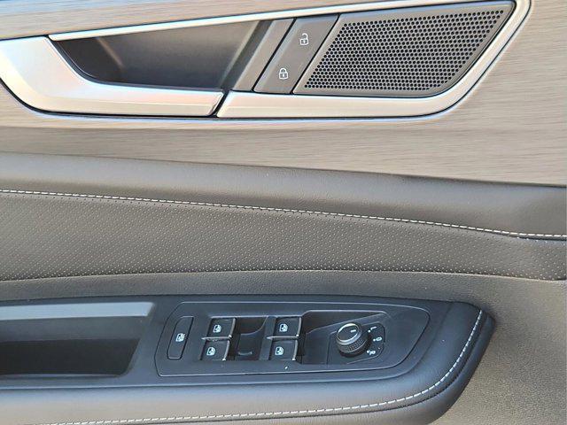 new 2026 Volkswagen Atlas Cross Sport car, priced at $40,085