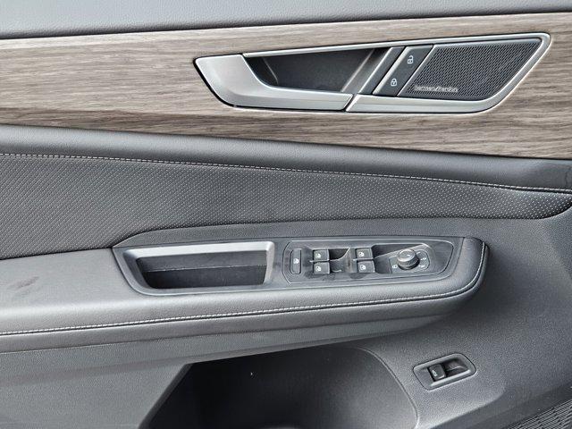 new 2025 Volkswagen Atlas car, priced at $55,160