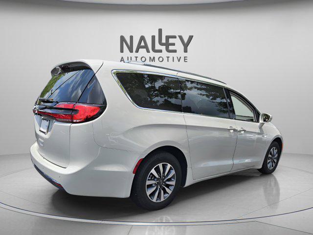 used 2021 Chrysler Pacifica car, priced at $17,990