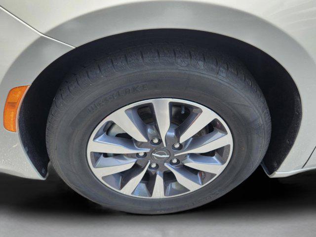 used 2021 Chrysler Pacifica car, priced at $17,990