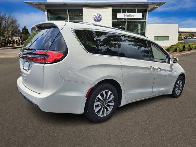 used 2021 Chrysler Pacifica car, priced at $18,935