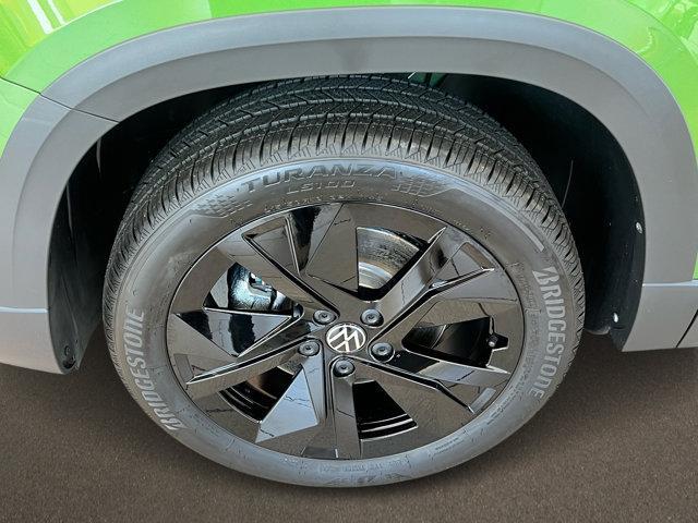 new 2025 Volkswagen Taos car, priced at $32,094
