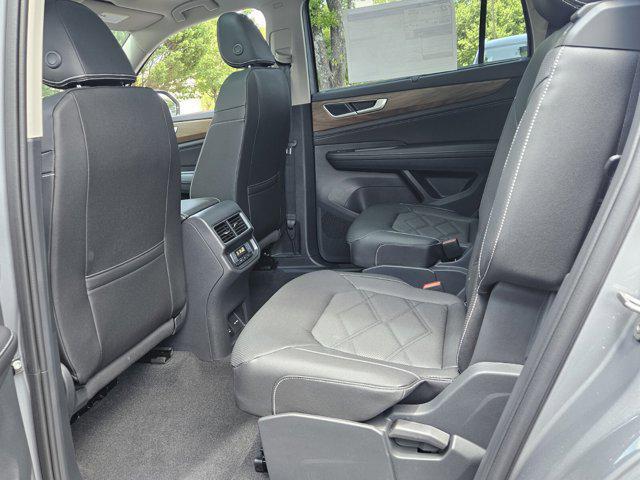 new 2025 Volkswagen Atlas car, priced at $46,018