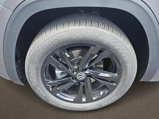 new 2025 Volkswagen Atlas Cross Sport car, priced at $50,486