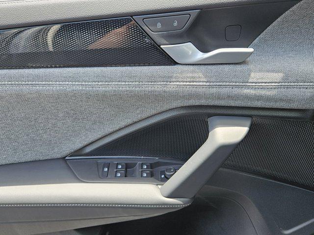 new 2025 Volkswagen Tiguan car, priced at $31,684