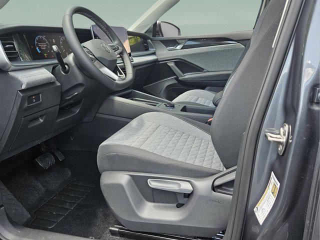 new 2025 Volkswagen Tiguan car, priced at $31,684