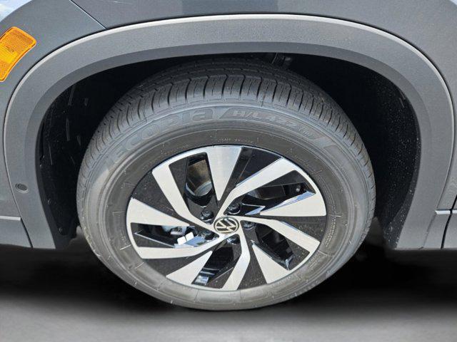 new 2025 Volkswagen Tiguan car, priced at $31,684