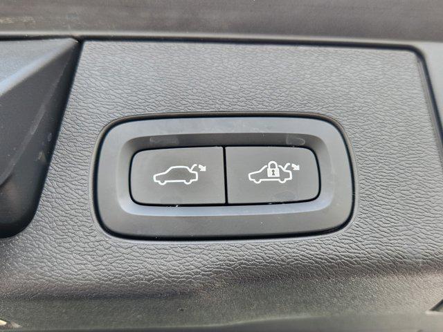 used 2022 Volvo XC60 Recharge Plug-In Hybrid car, priced at $39,591
