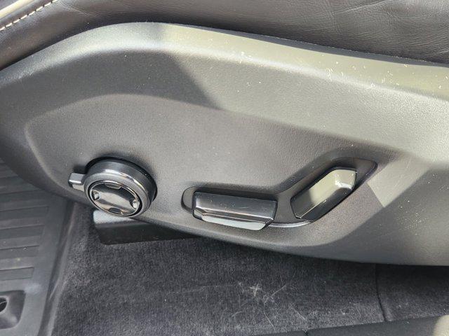 used 2022 Volvo XC60 Recharge Plug-In Hybrid car, priced at $39,591