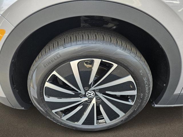 new 2025 Volkswagen ID.4 car, priced at $51,161
