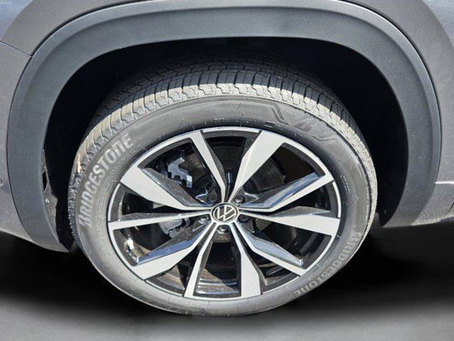 new 2025 Volkswagen Atlas Cross Sport car, priced at $53,609