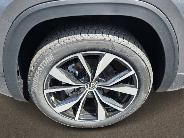new 2025 Volkswagen Atlas Cross Sport car, priced at $53,609