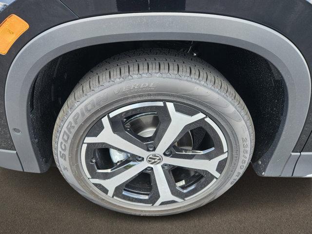 new 2025 Volkswagen Tiguan car, priced at $34,999