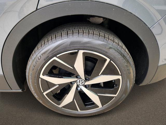 new 2025 Volkswagen ID.4 car, priced at $56,261