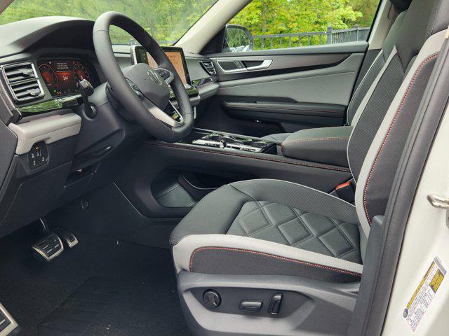 new 2025 Volkswagen Atlas car, priced at $47,959