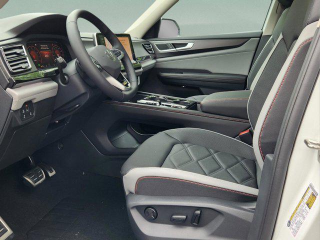 new 2025 Volkswagen Atlas car, priced at $48,534