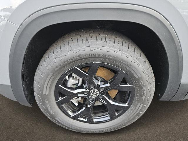 new 2025 Volkswagen Atlas car, priced at $48,894