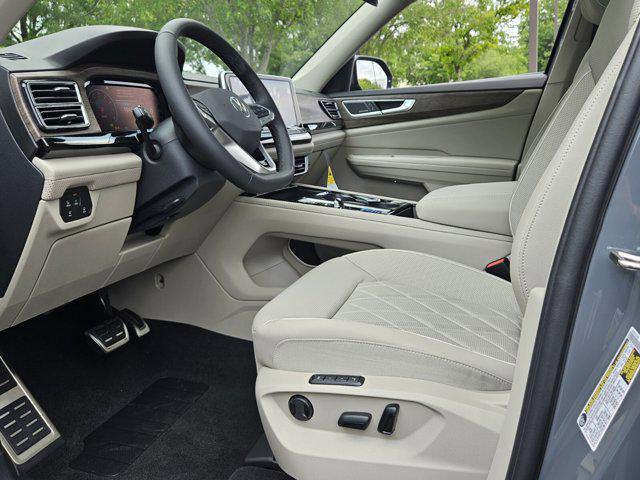 new 2025 Volkswagen Atlas car, priced at $55,228