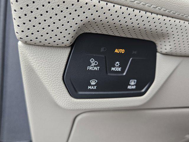 new 2025 Volkswagen Atlas car, priced at $55,228