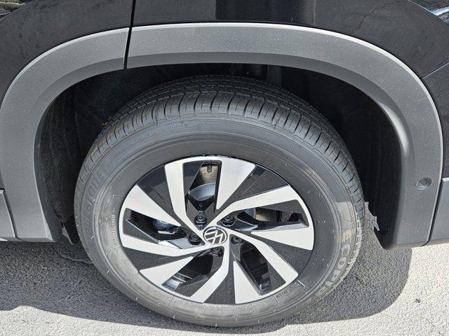 new 2025 Volkswagen Tiguan car, priced at $31,684