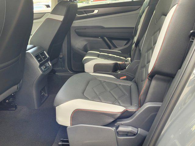 new 2025 Volkswagen Atlas car, priced at $49,276