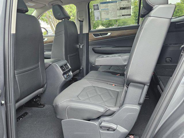 new 2025 Volkswagen Atlas car, priced at $45,420