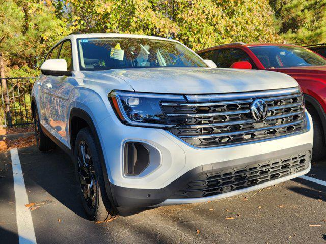 new 2024 Volkswagen Atlas car, priced at $45,112