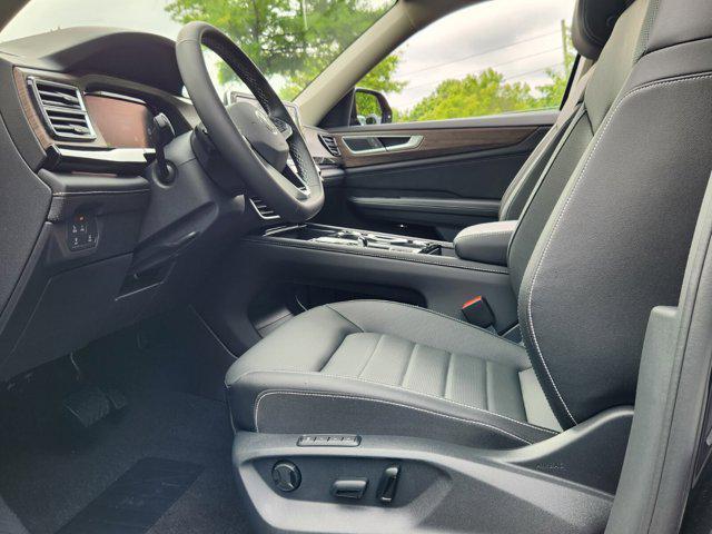 new 2025 Volkswagen Atlas car, priced at $49,281