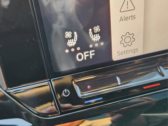 new 2024 Volkswagen Atlas Cross Sport car, priced at $40,901