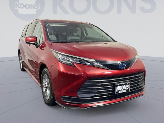 used 2022 Toyota Sienna car, priced at $35,750