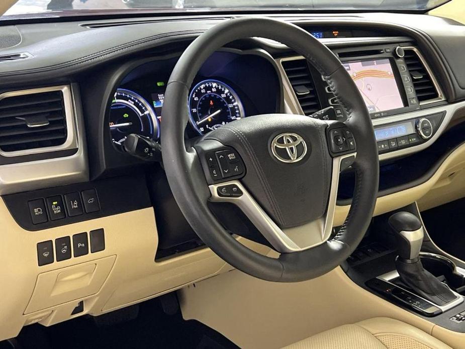 used 2015 Toyota Highlander Hybrid car, priced at $23,750