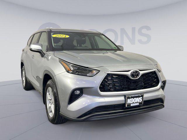 used 2024 Toyota Highlander car, priced at $40,500