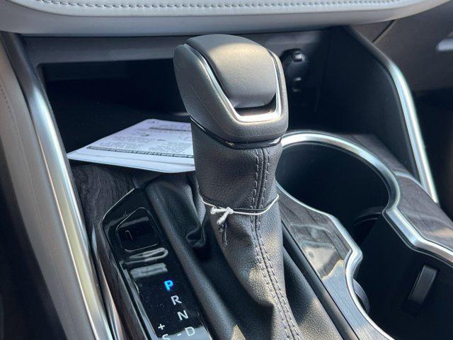 new 2025 Toyota Highlander Hybrid car, priced at $57,294