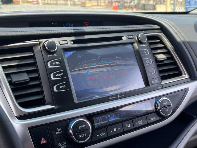 used 2015 Toyota Highlander car, priced at $21,200