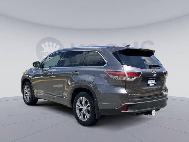 used 2015 Toyota Highlander car, priced at $21,200