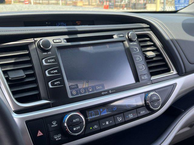 used 2015 Toyota Highlander car, priced at $21,200