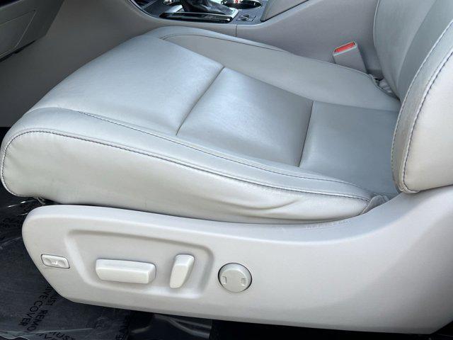 used 2015 Toyota Highlander car, priced at $21,200