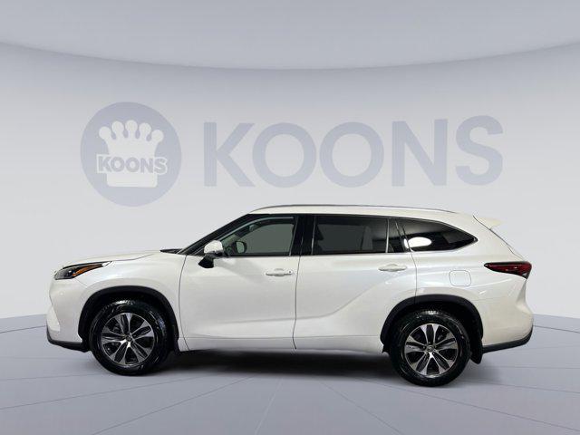 used 2021 Toyota Highlander car, priced at $33,100