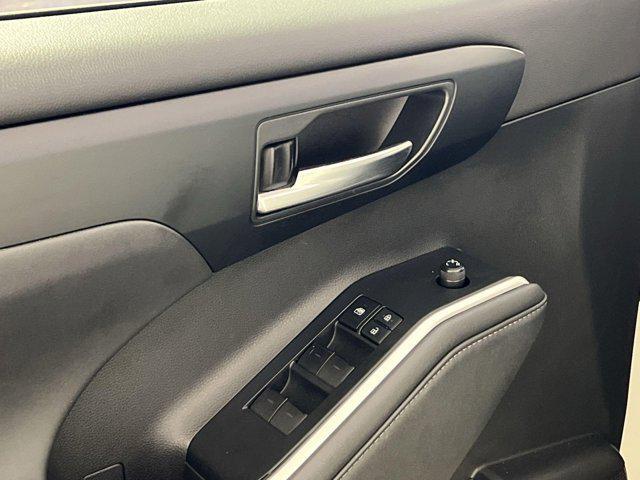 used 2021 Toyota Highlander car, priced at $33,100