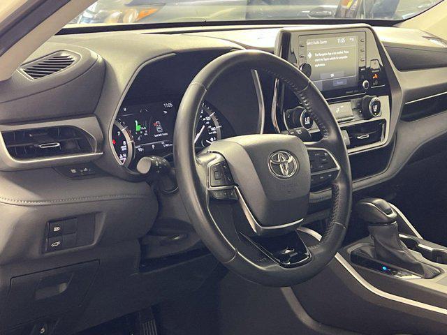 used 2021 Toyota Highlander car, priced at $33,100