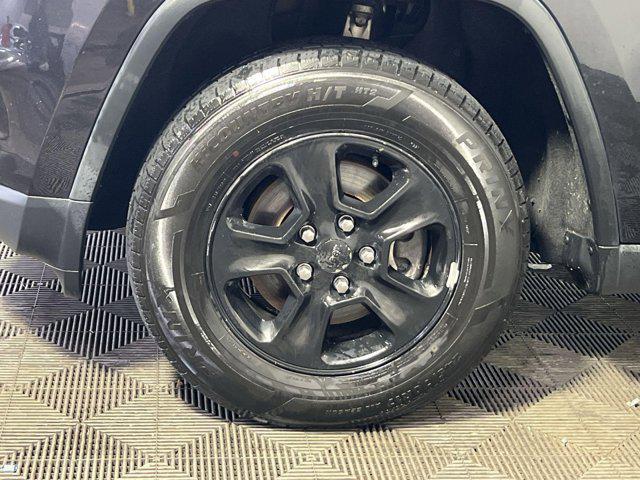 used 2016 Jeep Grand Cherokee car, priced at $13,000