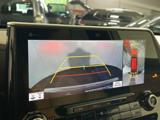 used 2021 Toyota Highlander car, priced at $32,000