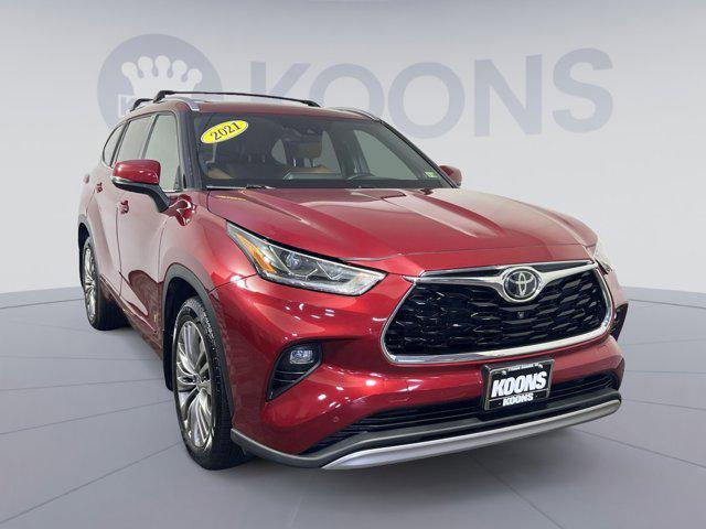 used 2021 Toyota Highlander car, priced at $32,000