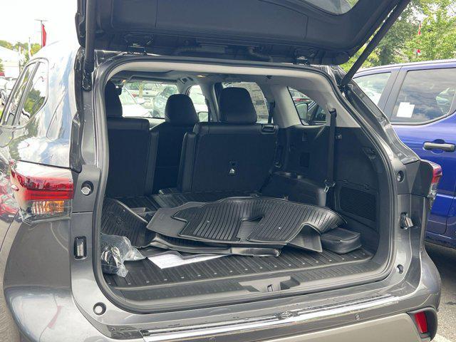 new 2025 Toyota Highlander Hybrid car, priced at $62,802
