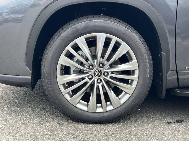 new 2025 Toyota Highlander Hybrid car, priced at $62,802