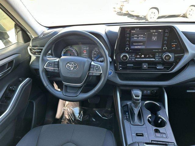 used 2022 Toyota Highlander Hybrid car, priced at $35,000