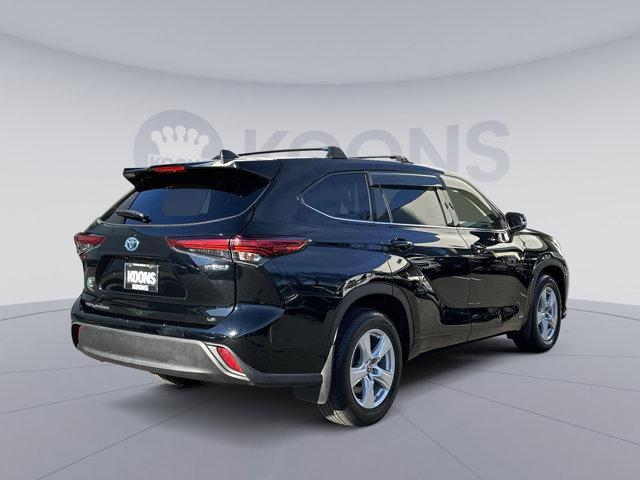 used 2022 Toyota Highlander Hybrid car, priced at $35,000