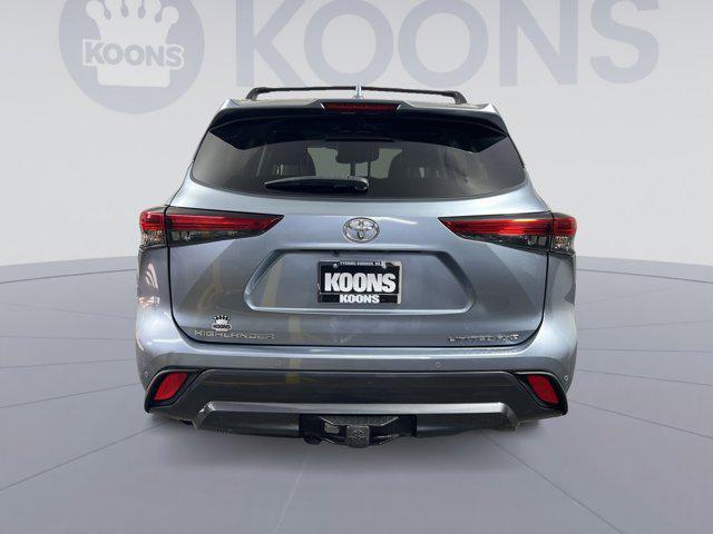used 2022 Toyota Highlander car, priced at $38,250