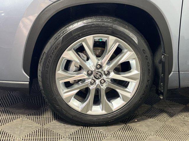 used 2022 Toyota Highlander car, priced at $38,250