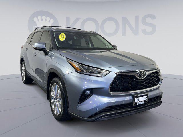 used 2022 Toyota Highlander car, priced at $38,250